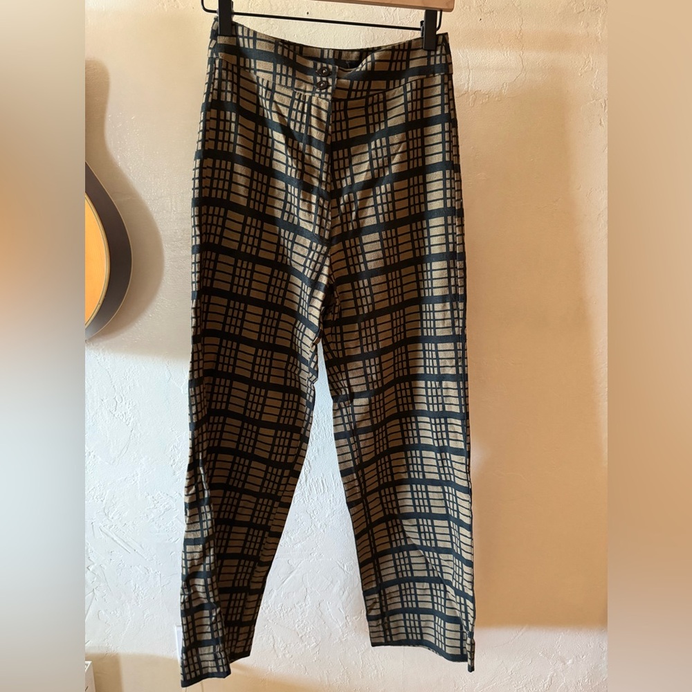 Women's Plaid Straight Leg Pants in Black and Tan